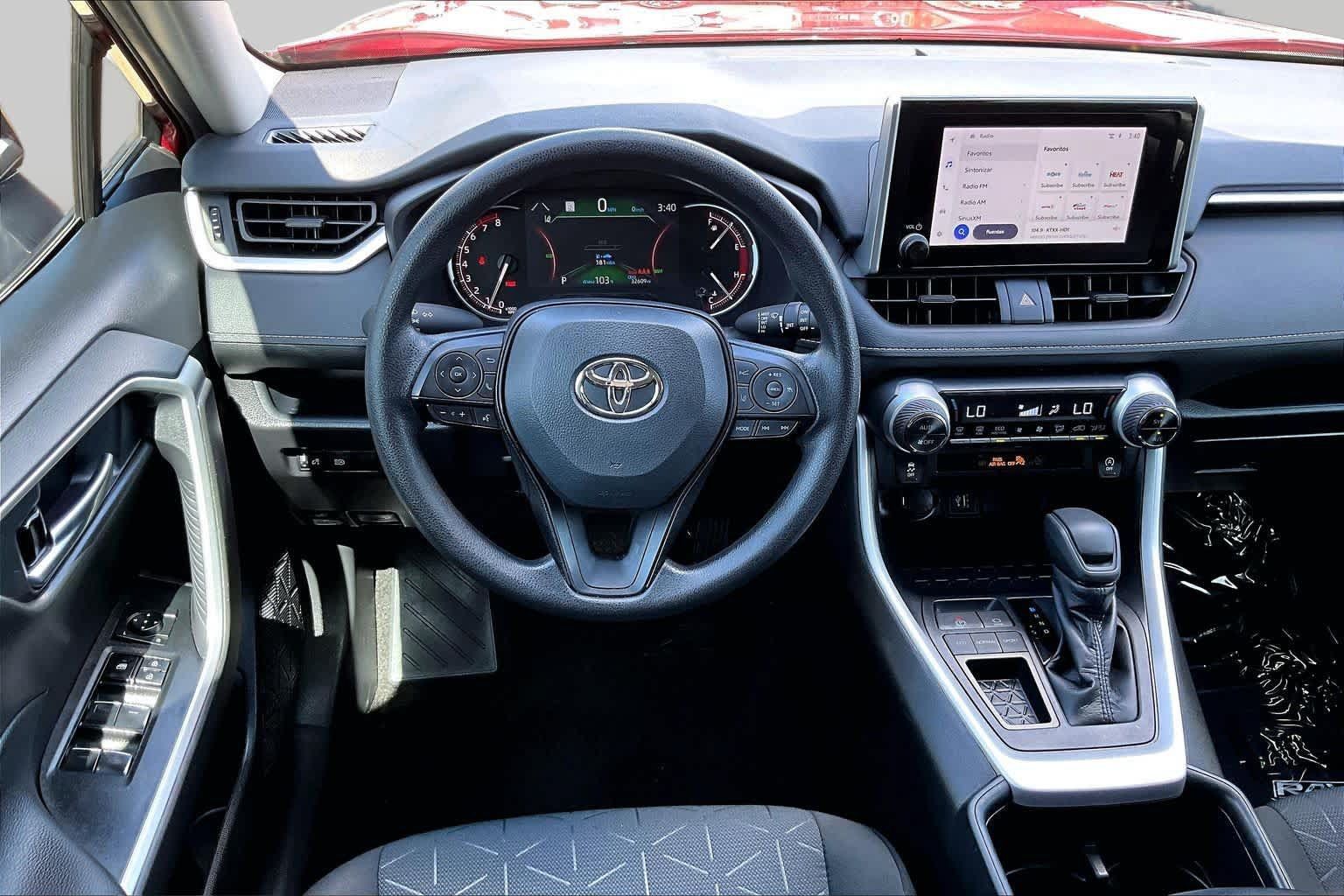 Used 2025 Toyota RAV4 XLE FWD image 5
