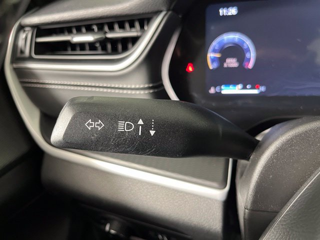Used 2025 Jeep Grand Cherokee Altitude AWD/4WD image 22