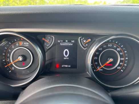 Used 2018 Jeep Wrangler Sport image 26