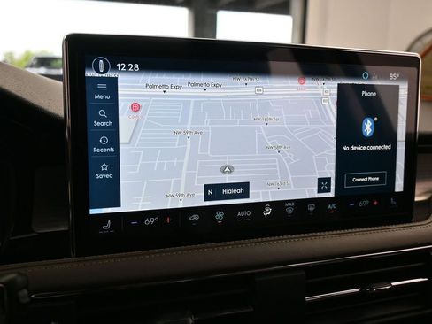 Used 2023 Lincoln Corsair Reserve AWD/4WD image 19