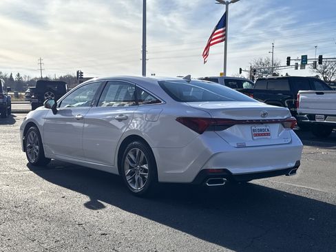 Used 2021 Toyota Avalon XLE image 5