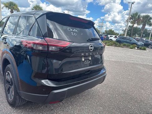 Used 2025 Nissan Rogue SV FWD image 24