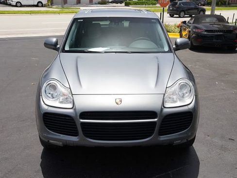 Used 2005 Porsche Cayenne Turbo AWD/4WD image 23