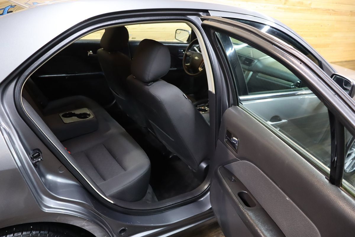 Used 2011 Ford Fusion SE w/ 201A Rapid Spec Order Code FWD image 45
