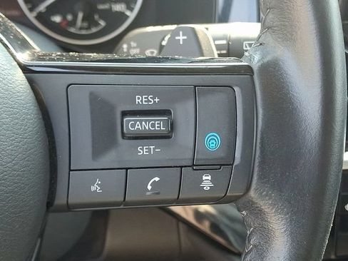 Used 2022 Nissan Pathfinder SV AWD/4WD image 24