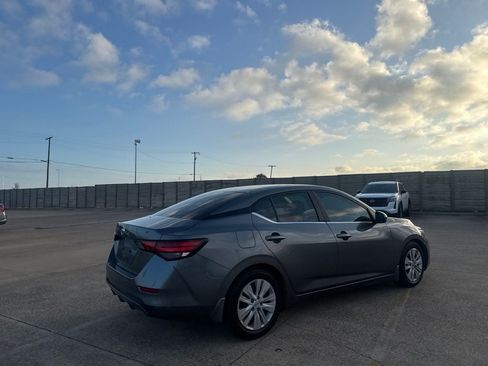 Certified 2020 Nissan Sentra S FWD image 17