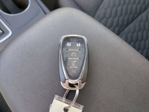 Used 2018 Chevrolet Equinox LT FWD image 34