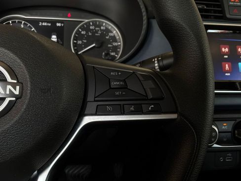 Used 2025 Nissan Versa SV FWD image 30