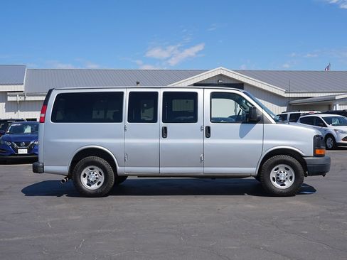 Used 2016 Chevrolet Express 2500 LS RWD image 2