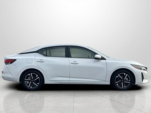 Used 2024 Nissan Sentra SV image 4