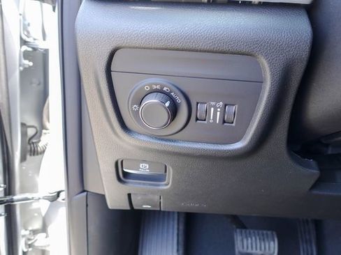 New 2025 Jeep Grand Cherokee L Altitude image 14