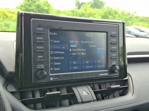 Used 2022 Toyota RAV4 XLE image 18