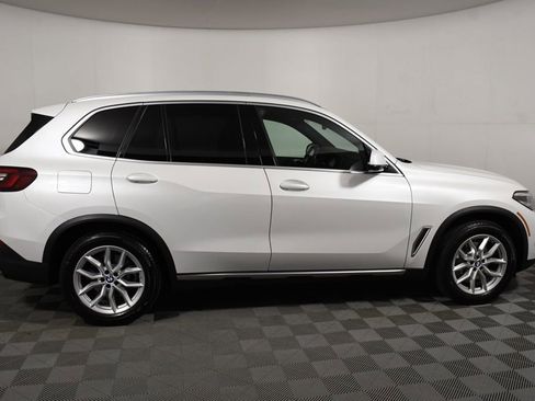 Used 2022 BMW X5 xDrive40i w/ Premium Package AWD/4WD image 4