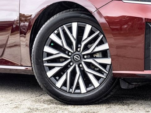 Used 2024 Nissan Altima 2.5 SV w/ SV Premium Package image 2