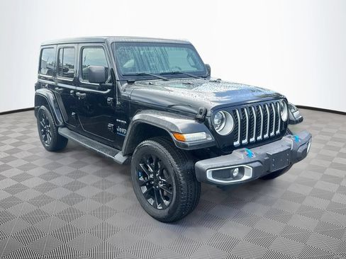 Certified 2023 Jeep Wrangler Unlimited Sahara w/ Cold Weather Group AWD/4WD image 4