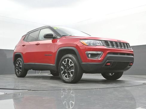 Used 2021 Jeep Compass Trailhawk AWD/4WD image 38