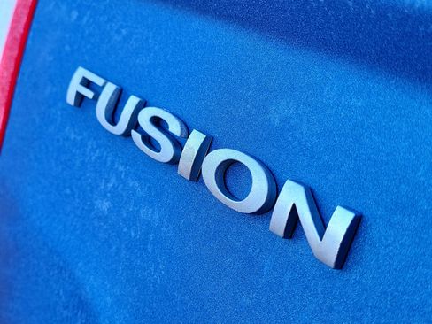 Used 2010 Ford Fusion SE image 6