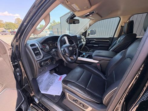 Used 2019 RAM 1500 Laramie AWD/4WD image 9
