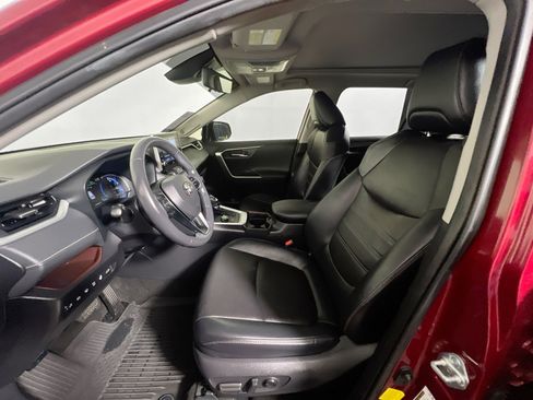 Used 2020 Toyota RAV4 Limited image 14
