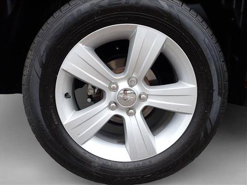 Used 2014 Jeep Patriot Latitude AWD/4WD image 7
