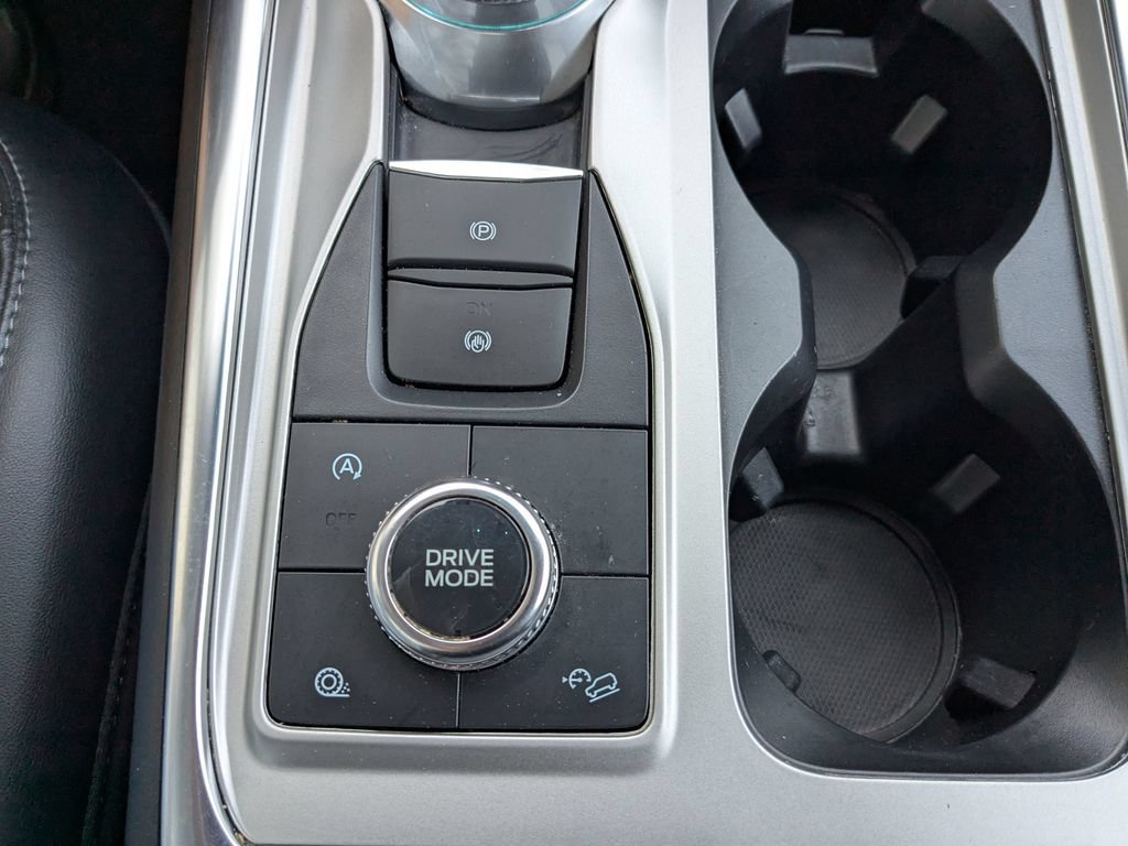 Used 2023 Ford Explorer XLT w/ Equipment Group 202A AWD/4WD image 19