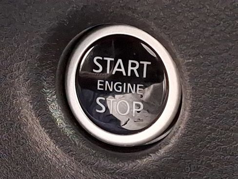 Used 2025 Nissan Frontier PRO-4X image 22