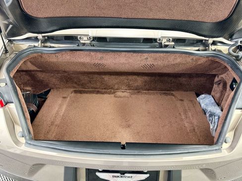 Used 2017 Aston Martin Vanquish Volante image 24