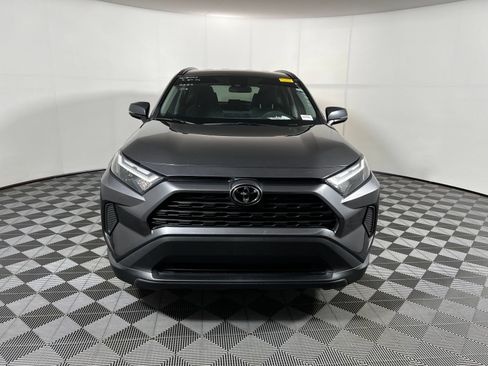 Used 2024 Toyota RAV4 XLE AWD/4WD image 2