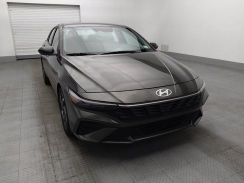 Used 2025 Hyundai Elantra Sport FWD image 14