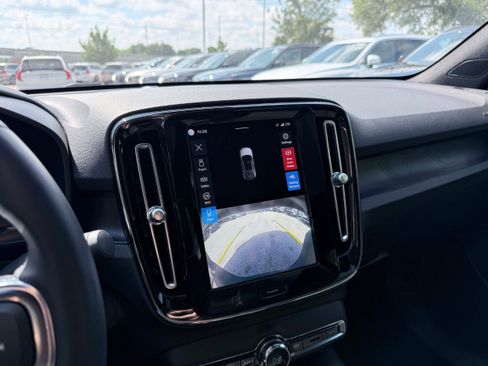 Certified 2023 Volvo C40 P8 Recharge Plus AWD/4WD image 17