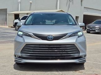 Used 2021 Toyota Sienna XLE FWD video 2