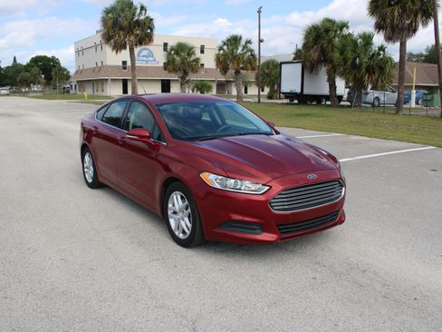 Used 2015 Ford Fusion SE FWD image 14