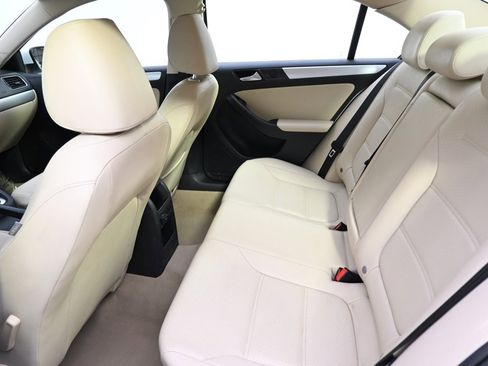 Used 2013 Volkswagen Jetta SE image 19