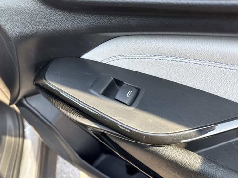 Used 2025 Chevrolet Trax LT w/ LT Convenience Package image 29