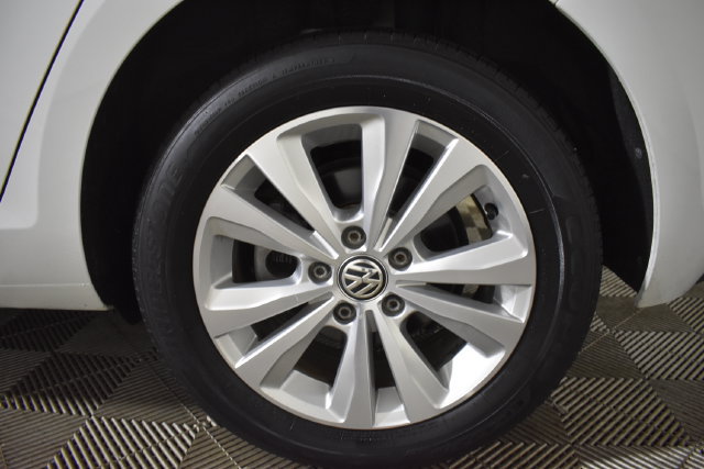 Used 2020 Volkswagen Golf 4-Door FWD image 39