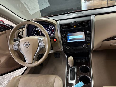Used 2013 Nissan Altima 2.5 SL w/ Technology Pkg image 13