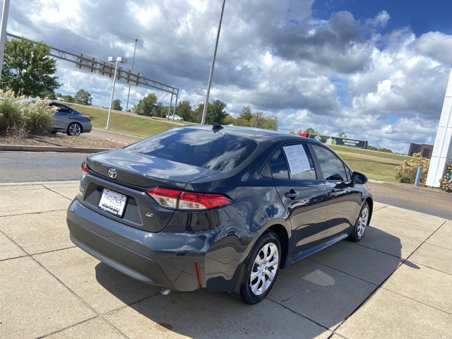 Used 2025 Toyota Corolla LE FWD image 9