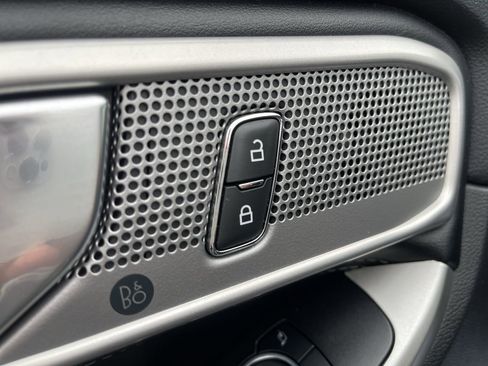 Used 2022 Ford Explorer Limited image 24