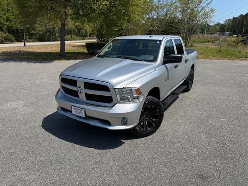 Used 2018 RAM 1500 Express image 31