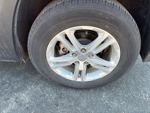 Used 2022 GMC Terrain SLE w/ Driver Convenience Package image 6