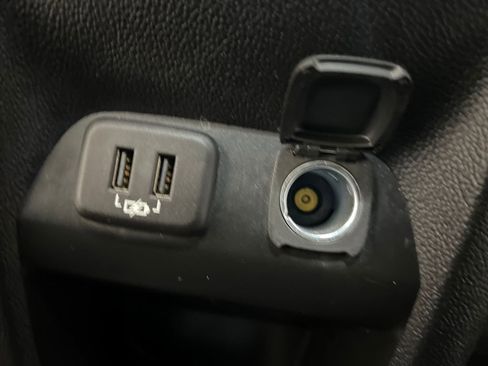 Used 2020 Chevrolet Colorado ZR2 image 25