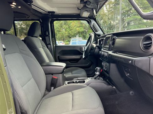 Used 2021 Jeep Wrangler Unlimited Sport image 15