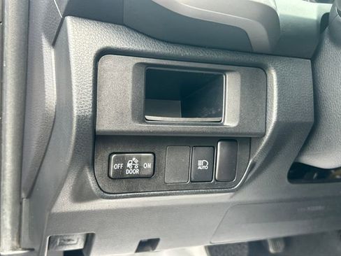 Used 2018 Toyota Tacoma SR5 image 15