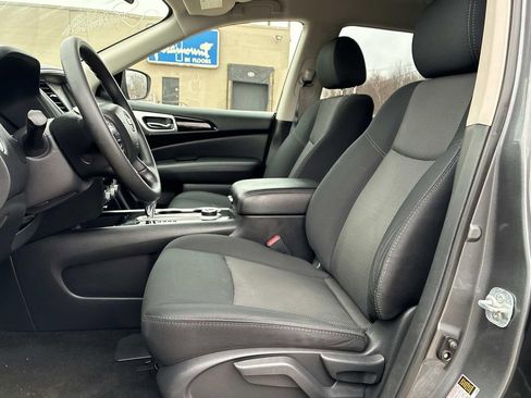 Used 2018 Nissan Pathfinder S image 24