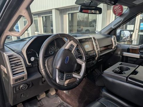 Used 2016 Ford F150 Lariat image 6