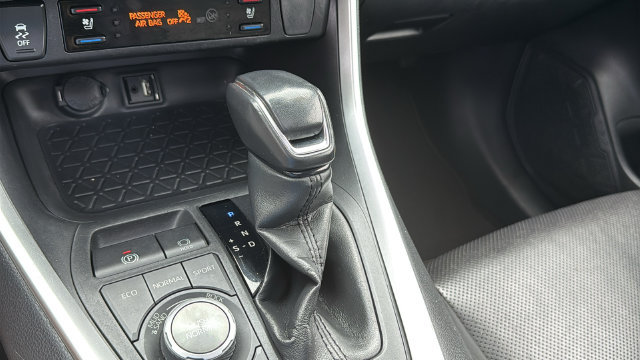 Certified 2019 Toyota RAV4 Limited w/ Advanced Technology Package AWD/4WD image 17