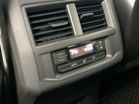 Used 2023 Volkswagen Atlas SE image 24