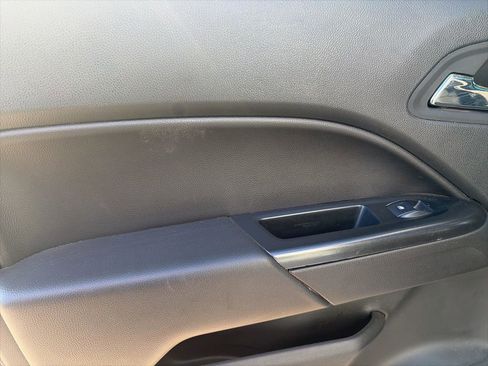 Used 2022 Chevrolet Colorado LT w/ Redline Special Edition image 31