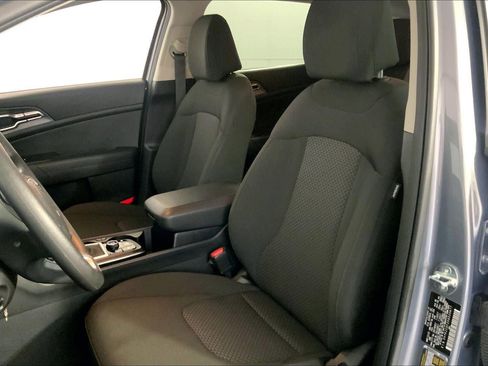 Used 2025 Kia Sportage LX AWD/4WD image 22