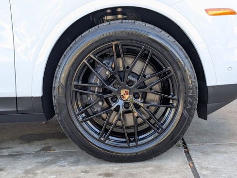New 2026 Porsche Cayenne image 28